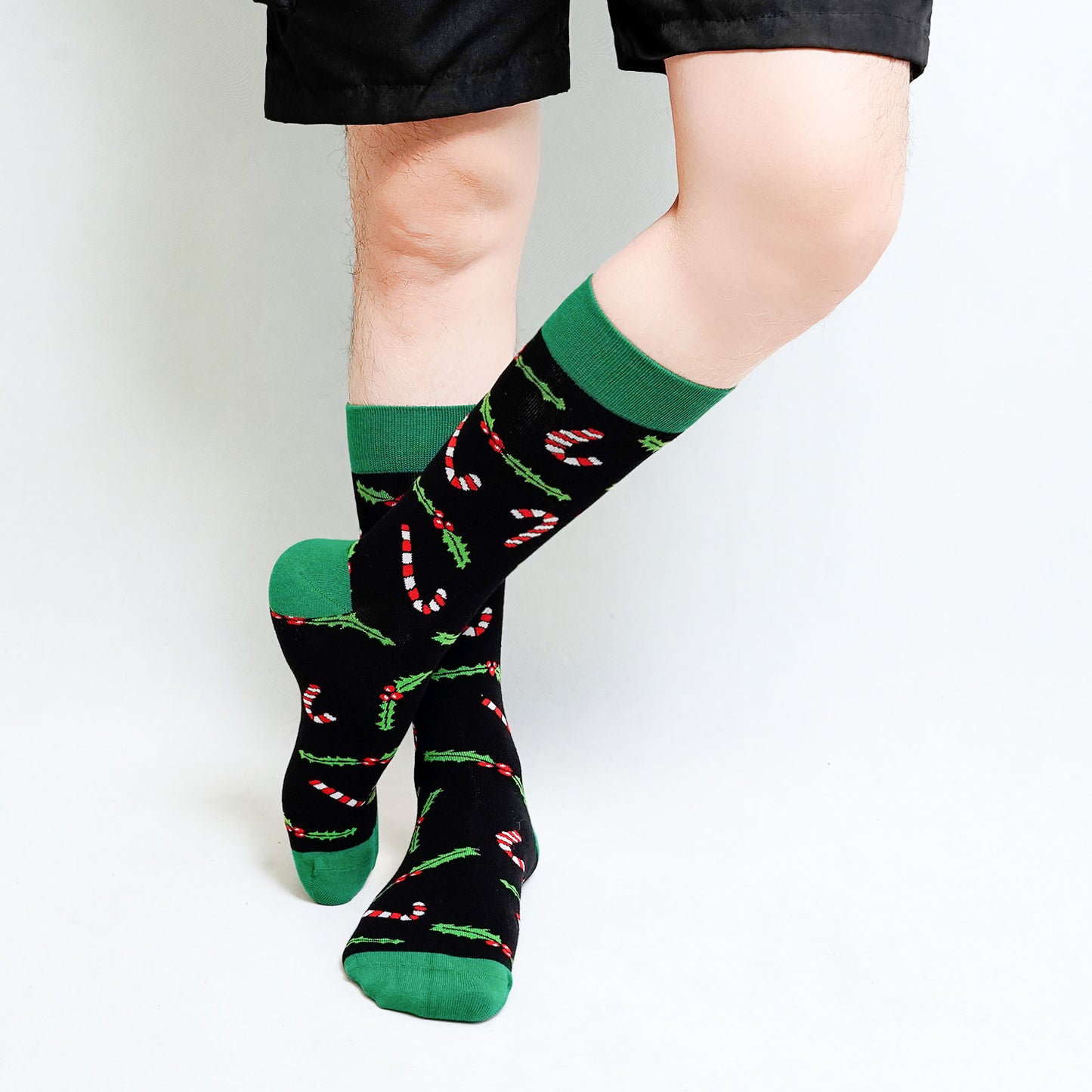 Christmas Socks, PUTUO Men Funny Colorful Novelty Socks, Xmas Crew Socks Christmas Gifts for Men, 6 Pairs, Size 9-13